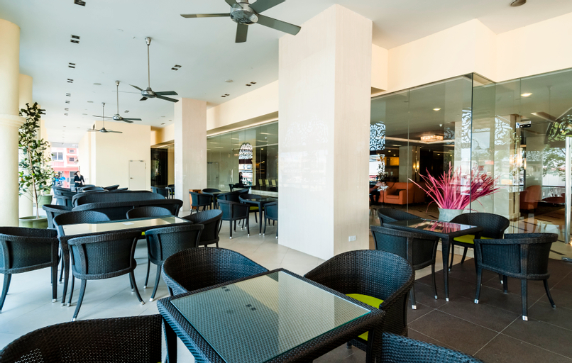 Restaurant 12