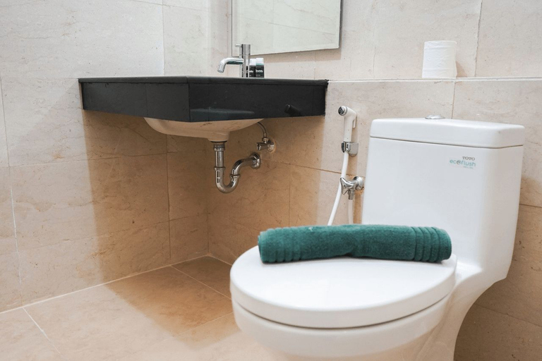 Bathroom 5, South Tower 2BR at L'Avenue Apartment By Travelio, South Jakarta