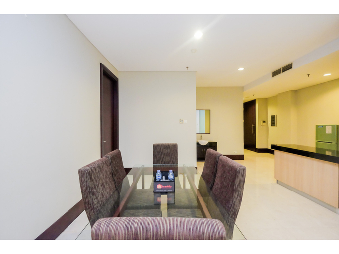Exclusive Pearl Garden Cream Pearl 2BR Apartment By Travelio, South Jakarta