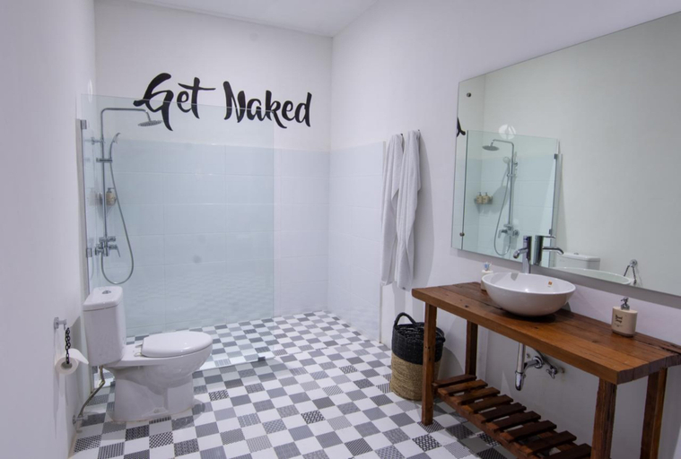 Bathroom 4, Sanur House, Denpasar