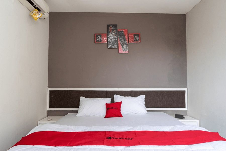 Bedroom 5, RedDoorz Plus @ Sawah Besar, Central Jakarta