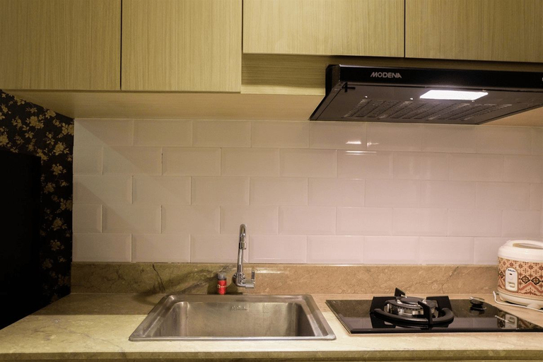 Prime Location Studio Apartment at Elpis Residence near Ancol By Travelio - Others