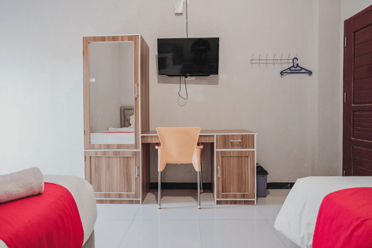 Bedroom 3, RedDoorz Syariah @ Hotel Grand Mentari, Bengkulu
