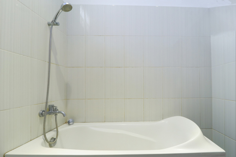 Bathroom 11