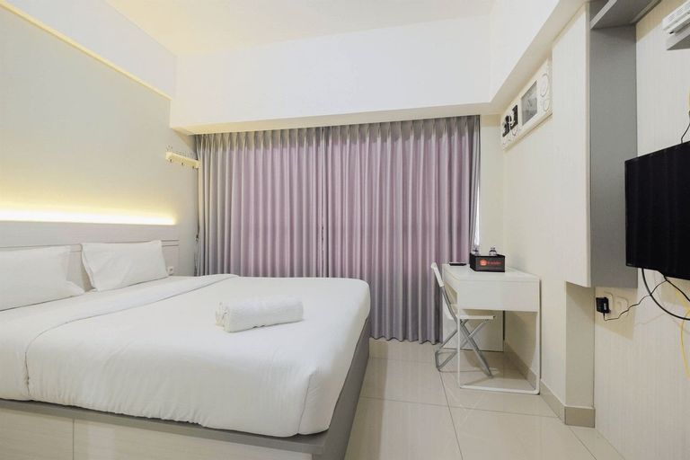 Elegant Studio Room at Springlake Summarecon Apartment By Travelio, Bekasi