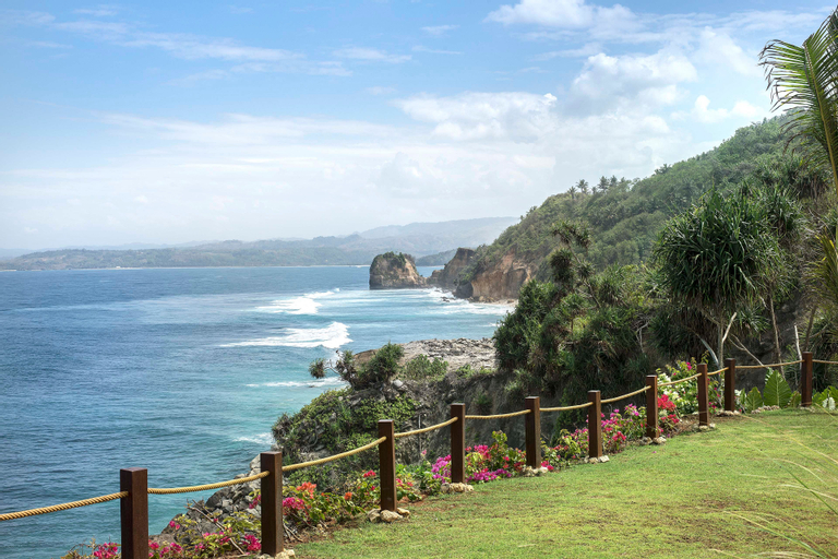 Exterior & Views 6