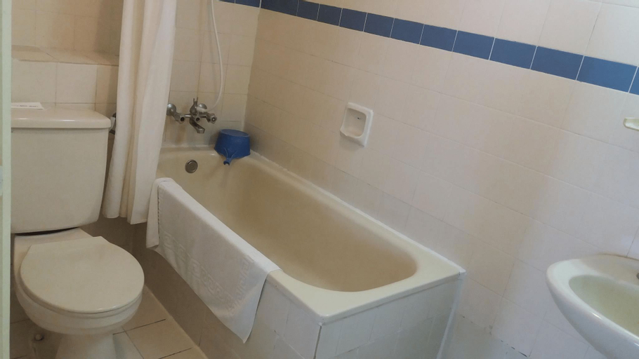 Bathroom 7