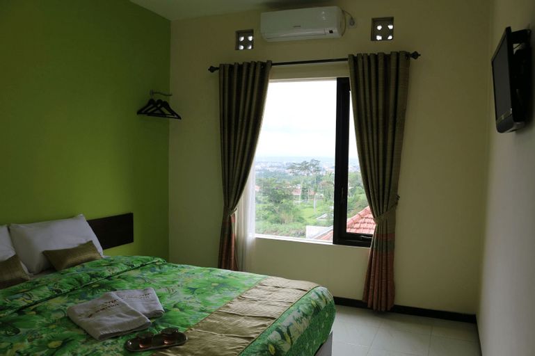 Tya Family Guest House Syariah, Malang
