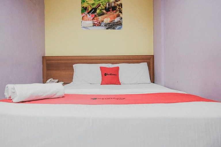 RedDoorz near Nagoya Hill Mall Batam 5, Batam