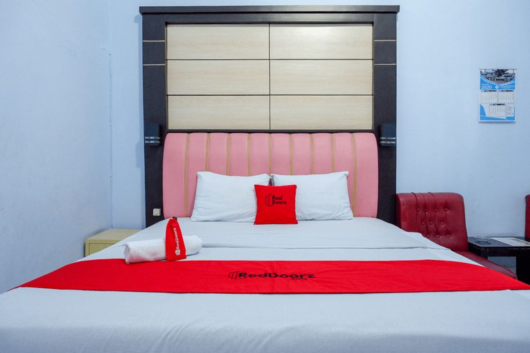 Bedroom 5, RedDoorz Plus Syariah near Stasiun Pekalongan 2, Pekalongan