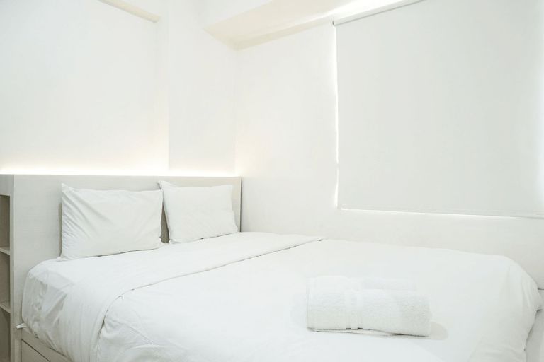 Cozy and Functional 1BR Green Pramuka Apartment By Travelio, Central Jakarta