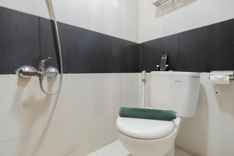 Bedroom 3, Cozy Studio Room at Cinere Bellevue Apartment By Travelio, Depok