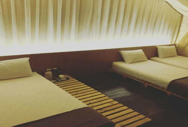 Bedroom, Meloh Camp, Cafe and Resto, Bandung