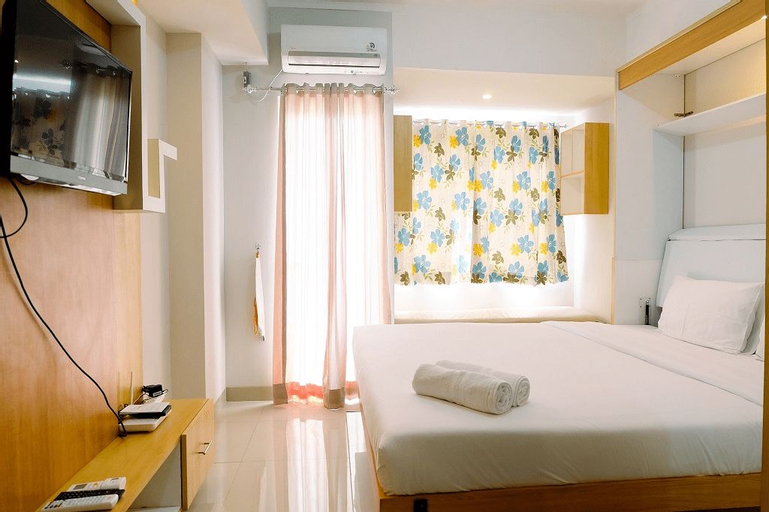 Bedroom 4, Comfortable and Clean Studio at The Oasis Apartment By Travelio, Cikarang