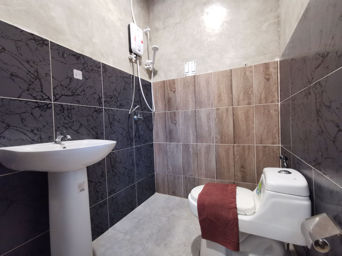 Bathroom 4, Long Lake Resort, Si Racha