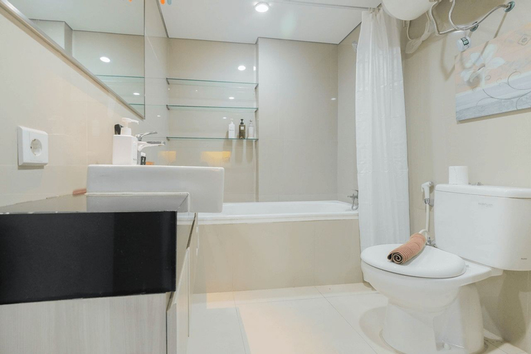 Elegant and Comfy Studio Azalea Suites Apartment Cikarang By Travelio, Cikarang