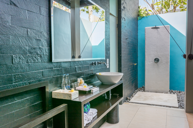 Bathroom 17