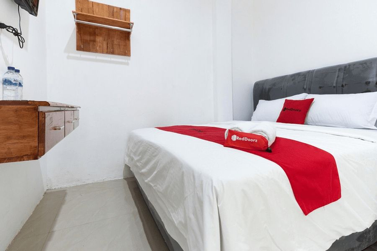 Bedroom 5, RedDoorz @ Medan Johor, Medan