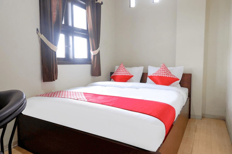Bedroom 1, OYO 2980 Graha Andi Putri, Malang