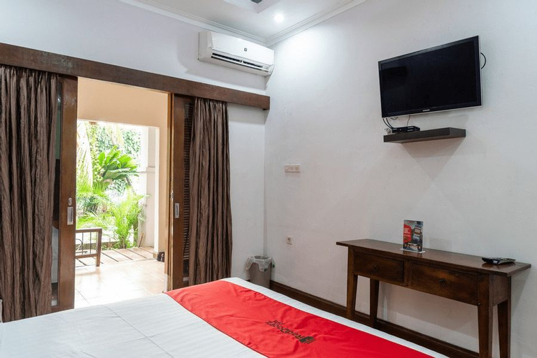 RedDoorz Plus Near One Bell Park Avenue, South Jakarta