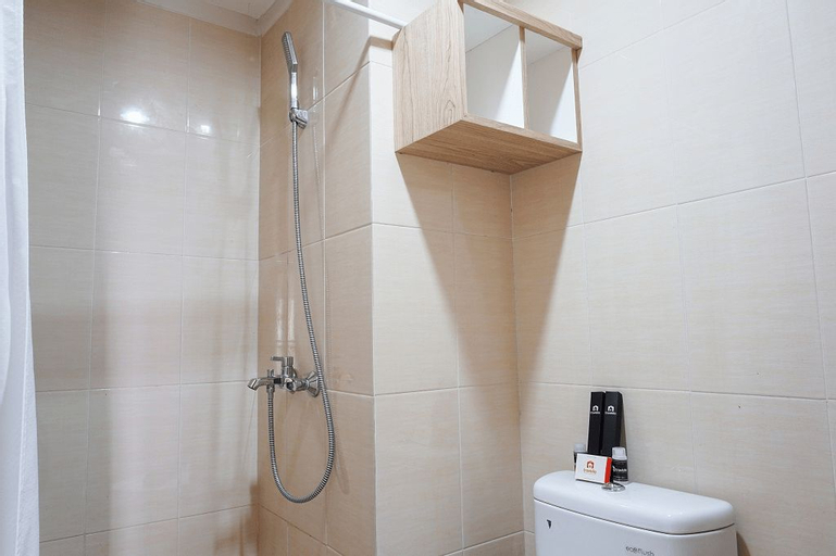 Bedroom 5, Best Homey Studio at The Oasis Apartment By Travelio, Cikarang