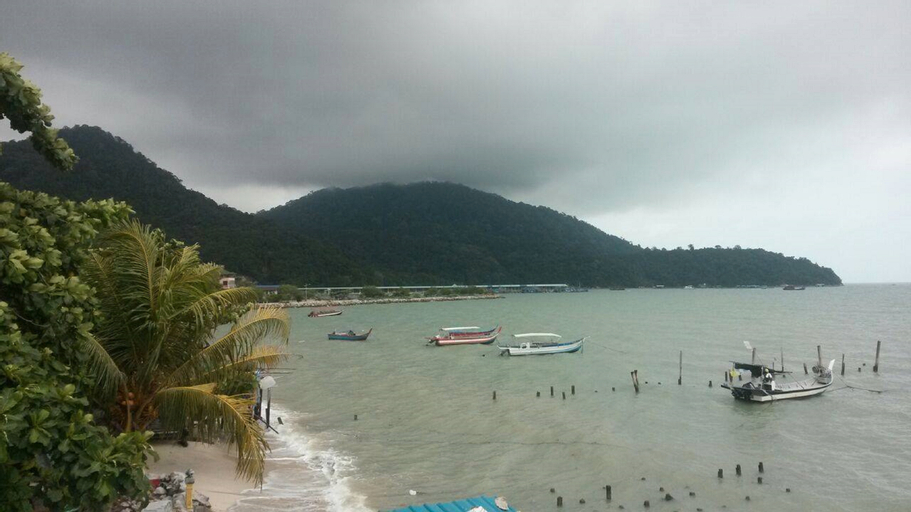 Beachfront Paradise, Barat Daya