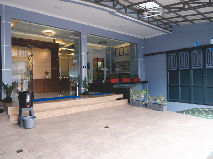 Public Area 7