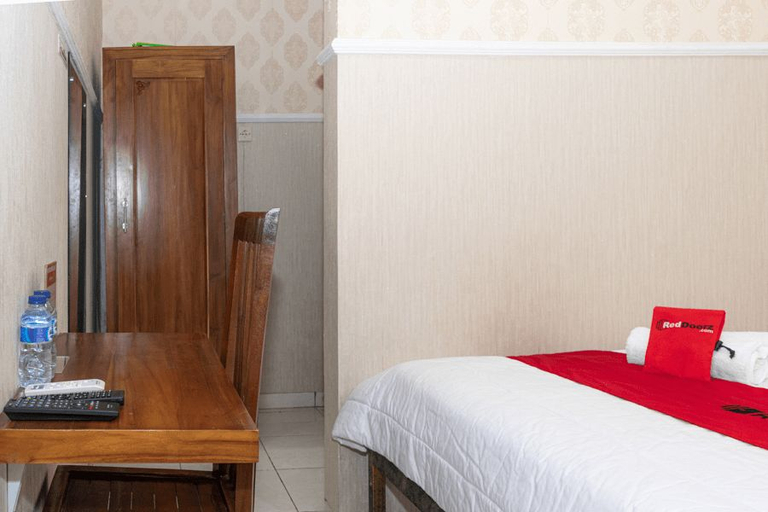 Bedroom 3, RedDoorz near Gajahmungkur Semarang, Semarang