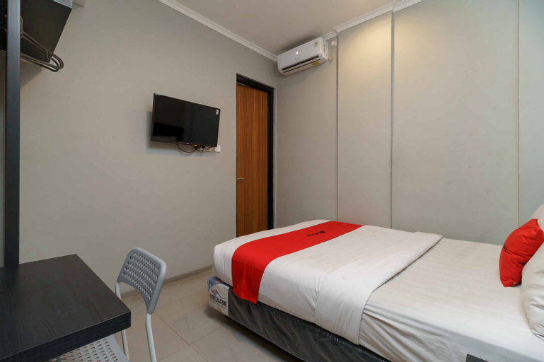 Bedroom 3, RedDoorz Plus near Radio Dalam 3, South Jakarta
