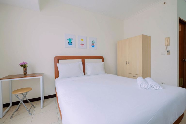 Simple Furnished Studio Apartment at Maple Park By Travelio, Jakarta Utara