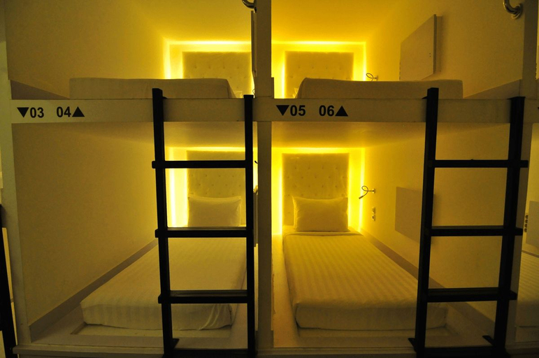 Bedroom 4, New Batavia Capsule Hotel, Central Jakarta