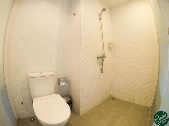 Bathroom 6