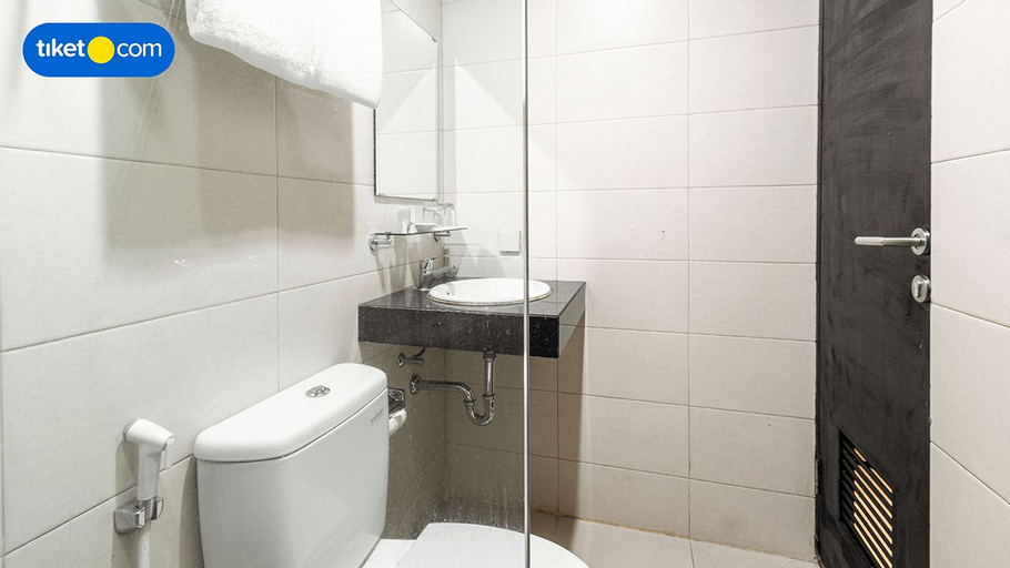Bathroom 9