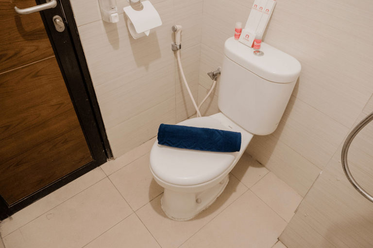 Bathroom, Pleasant 2BR Apartment at Gateway Pasteur By Travelio, Bandung