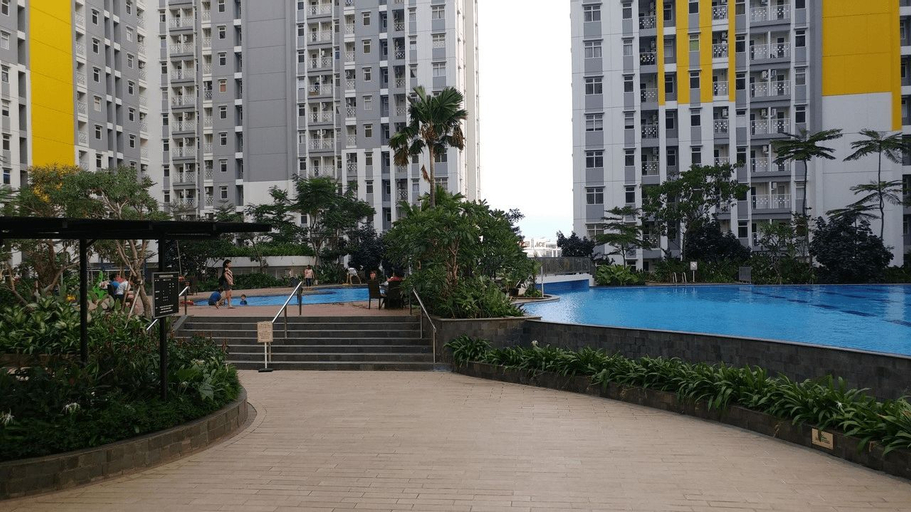 Exterior & Views 2, Modern and Full Parquette @ Studio Springlake Summarecon Apartment By Travelio, Bekasi