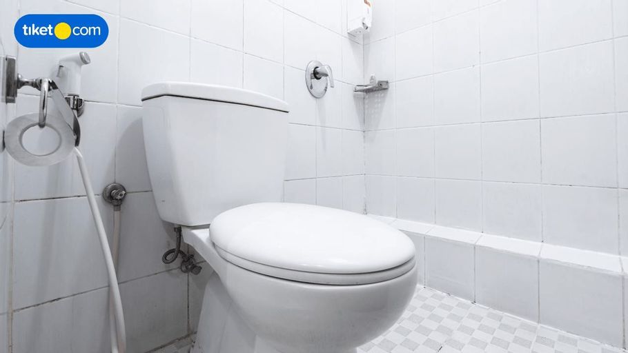 Bathroom 25