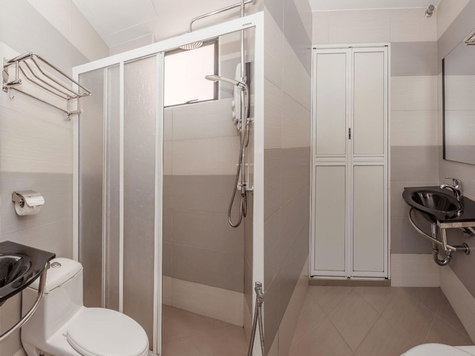 Bathroom 8