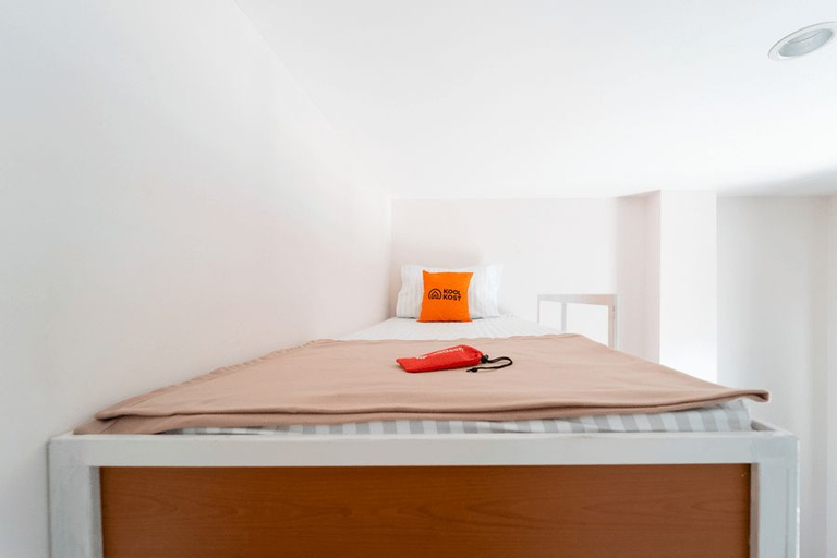 Bedroom 3, KoolKost Syariah @ Kebon Kacang III Street (Minimum Stay 28 Nights), Central Jakarta