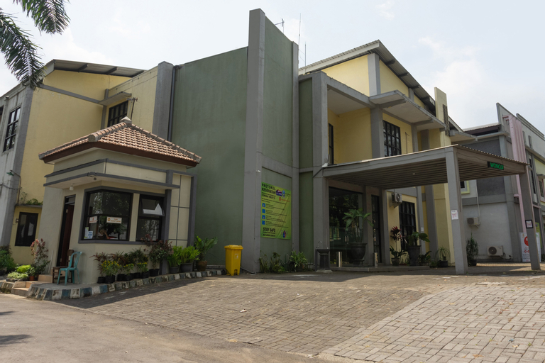 OYO 3803 Hotel Wonojati Syariah Malang, Malang