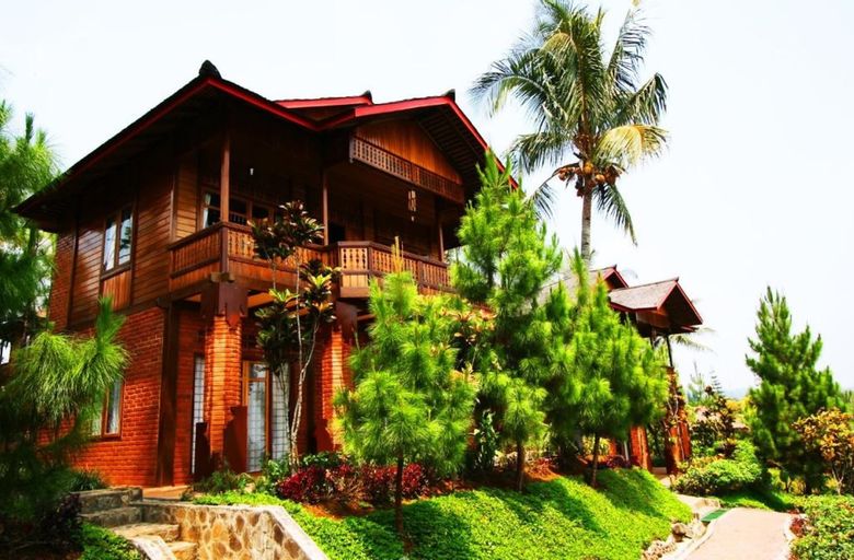 Exterior 3