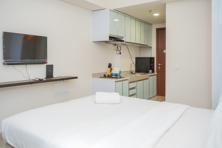 Bedroom 3, Elegant Studio Parkland Avenue Apartment By Travelio, South Tangerang