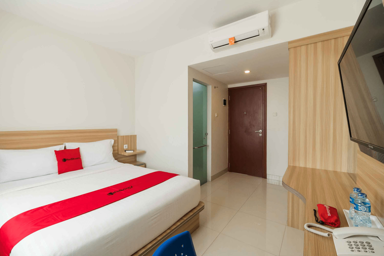 Bedroom 4, RedDoorz near Simpang Patal Palembang, Palembang