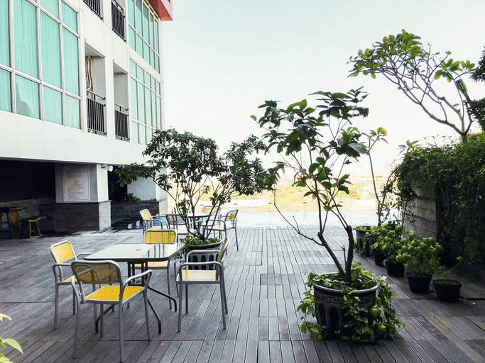 Others 3, Relaxing Studio Apartment at Tamansari Papilio By Travelio, Surabaya