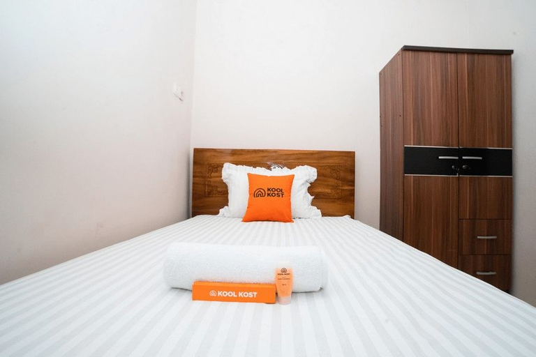 Bedroom 3, KoolKost near RS Pelabuhan Jakarta (Minimum Stay 6 Nights), North Jakarta