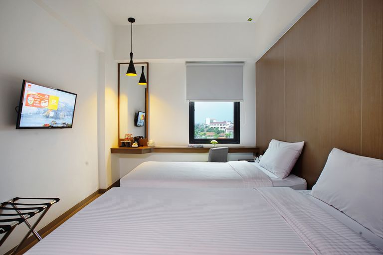 Exterior & Views 7
