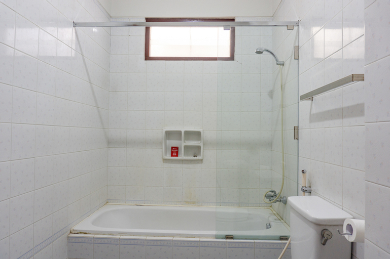 Bathroom 21