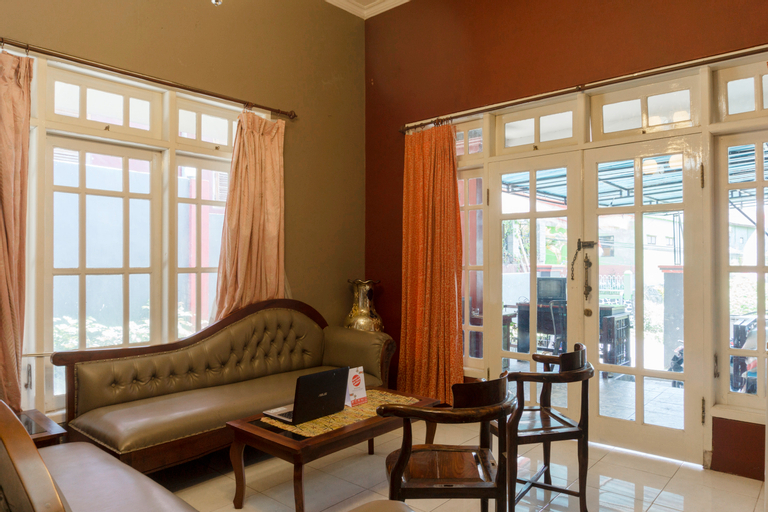 OYO 3849 TIDAR WULANSARI HOMESTAY, Malang