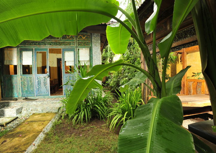 Exterior & Views 15