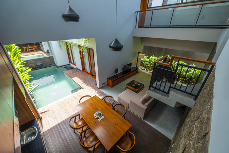 Dining Room 7