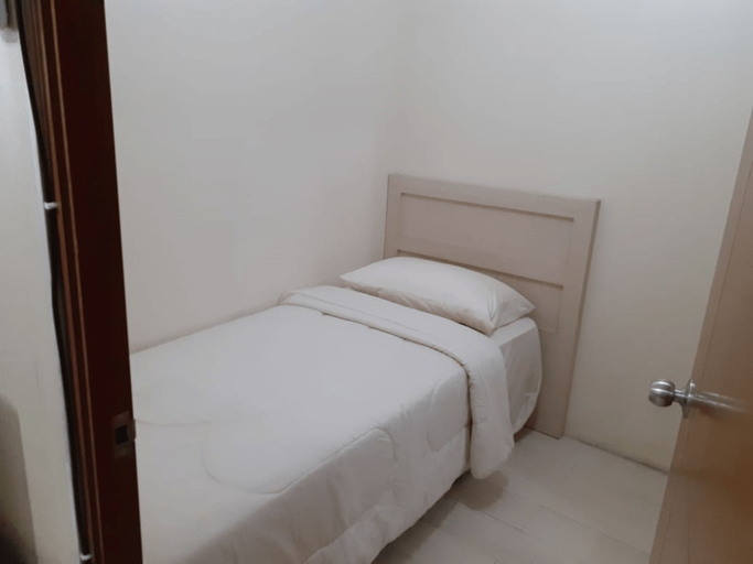 Bedroom 3, Gateway Apartment Cicadas by DB Property, Bandung